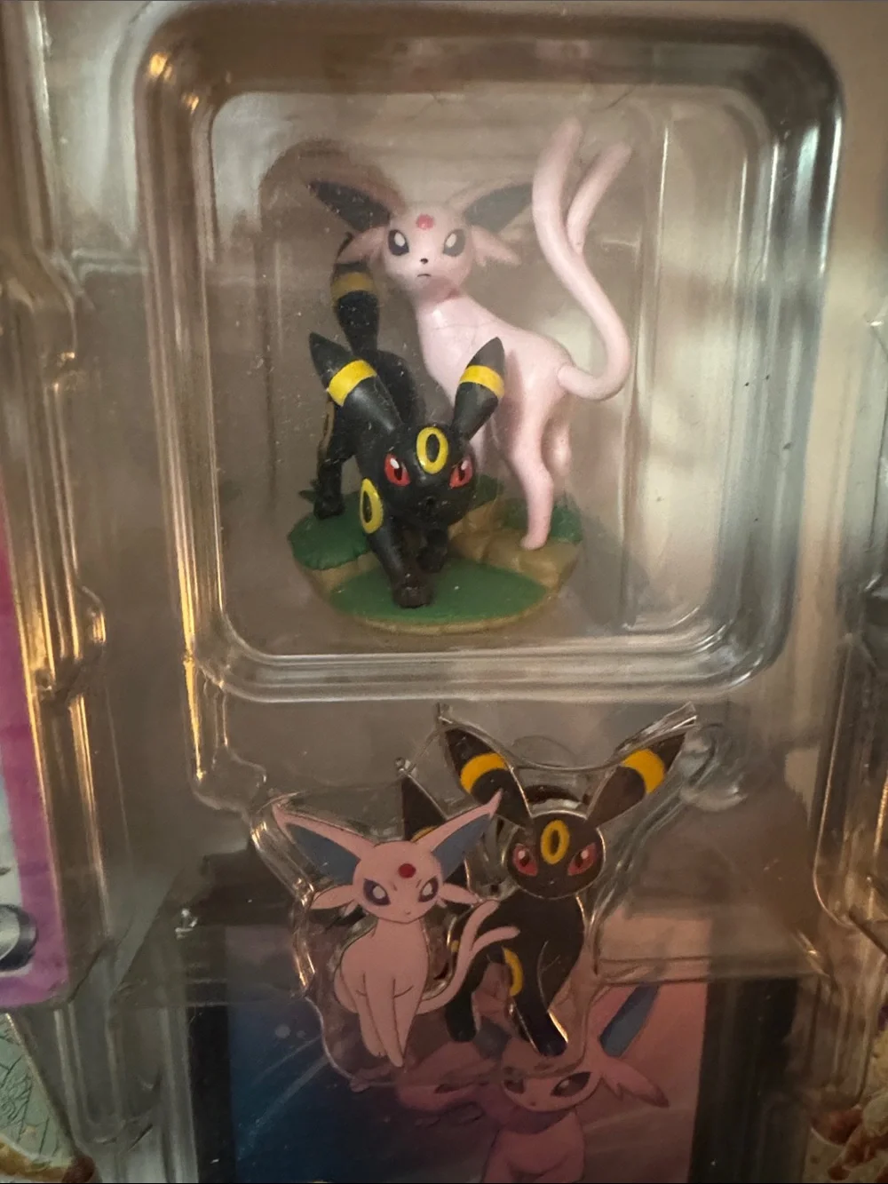 Pokémon premium Figure Collection prismatic Evolutions Espeon Umbreon Pin New